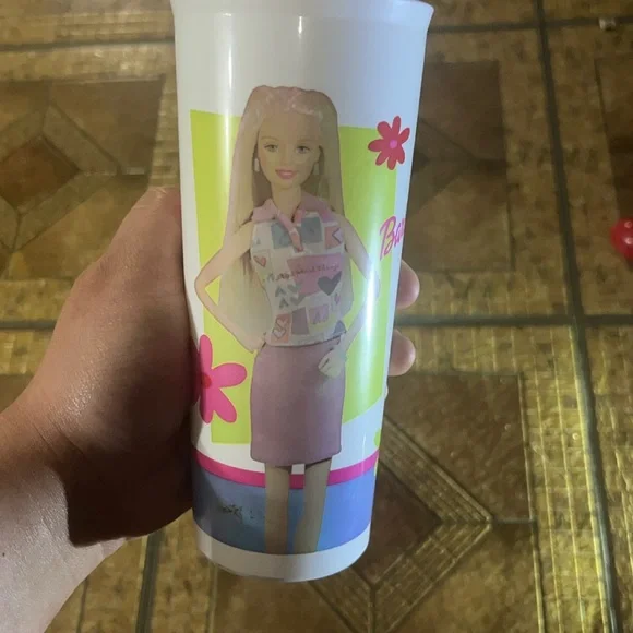 Vintage Barbie cup - Picture 3 of 4
